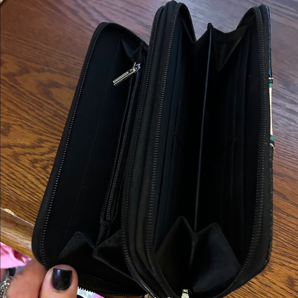 Elizabeth and James Multicolor Butterfly Black Leather Clutch!🩵💜Very Nice!! - Picture 2 of 5